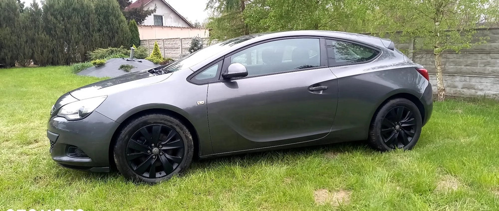 Opel Astra cena 31900 przebieg: 95000, rok produkcji 2013 z Strzegom małe 704
